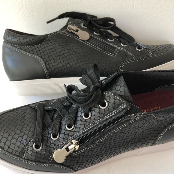 Munro Gabbie Black Snake Print Leather Sneakers - Picture 6 of 15